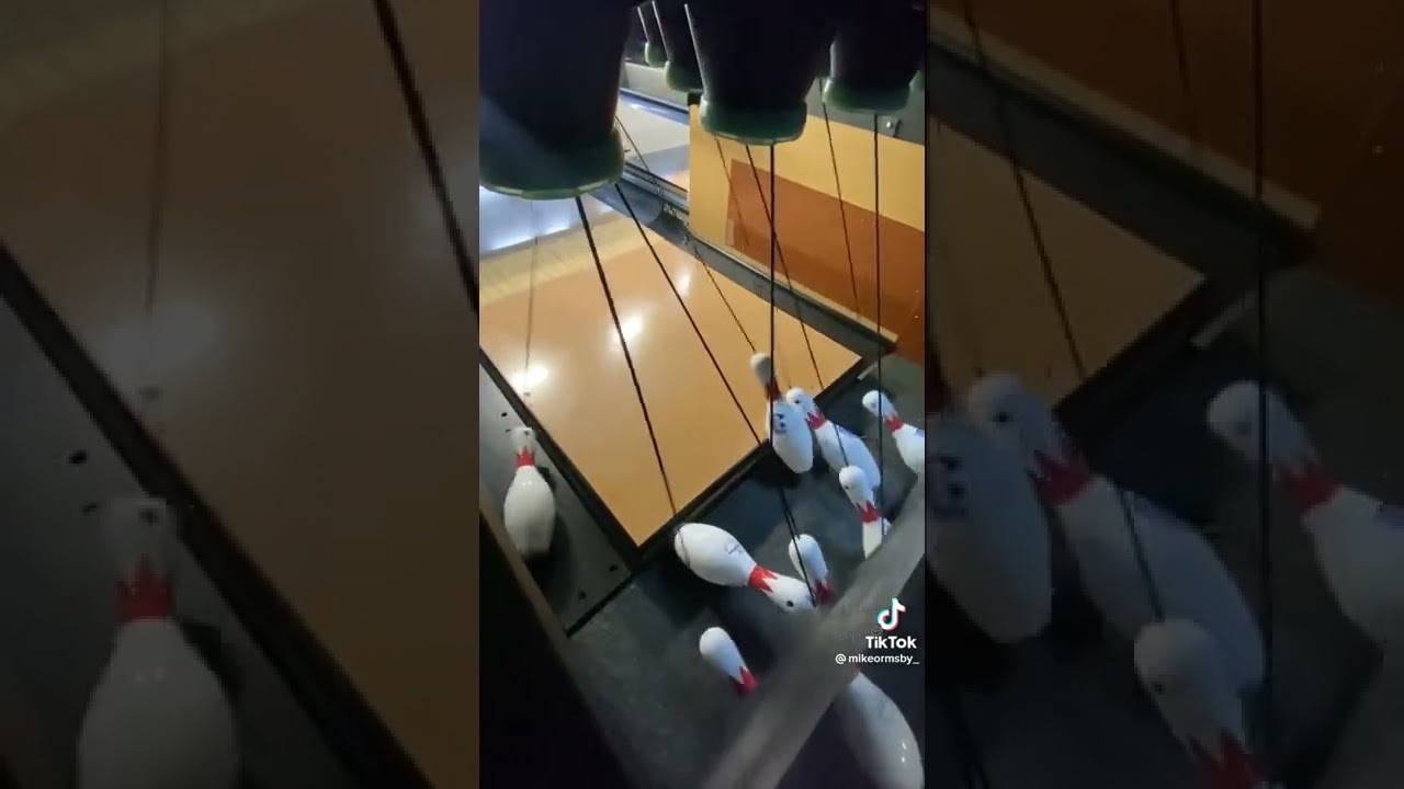 Bet You&rsquo;ve never seen How a string pin machine work Before 🎳🎳 #shorts #bowling