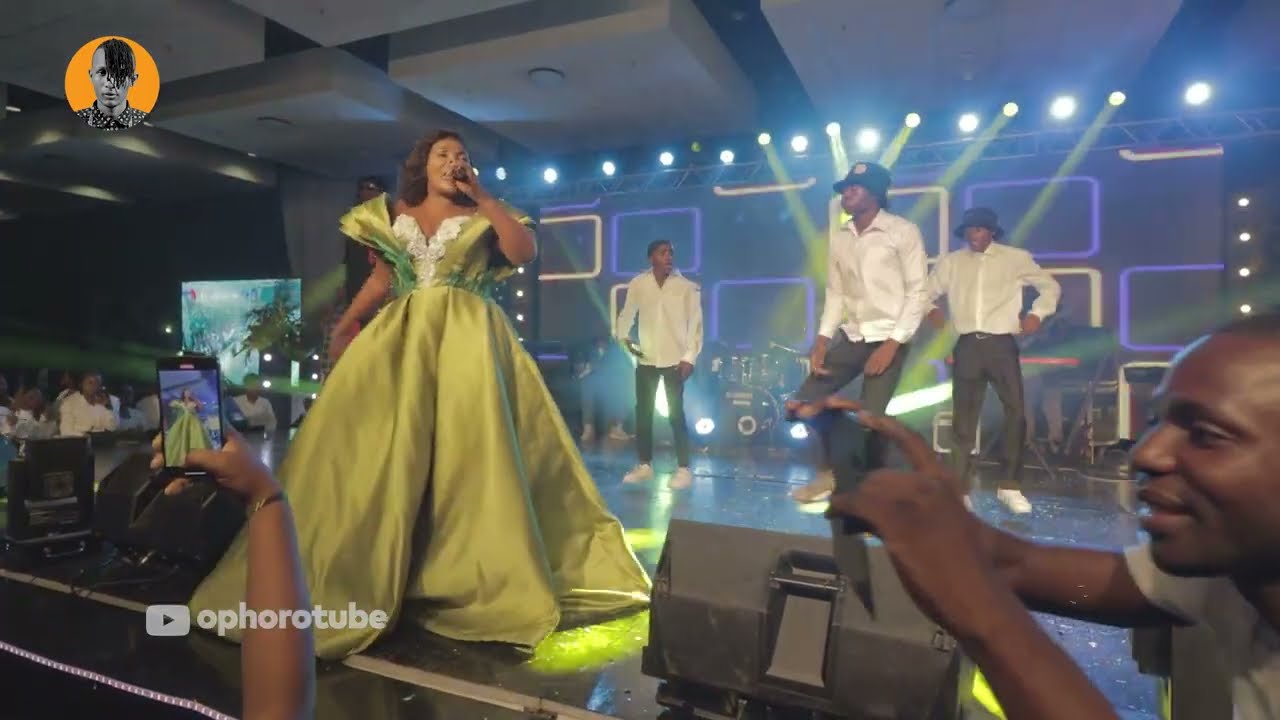 Utapenda! Rose Muhando Amchezesha Diamond Platnumz Nibebe Mbele ya Christina Shusho