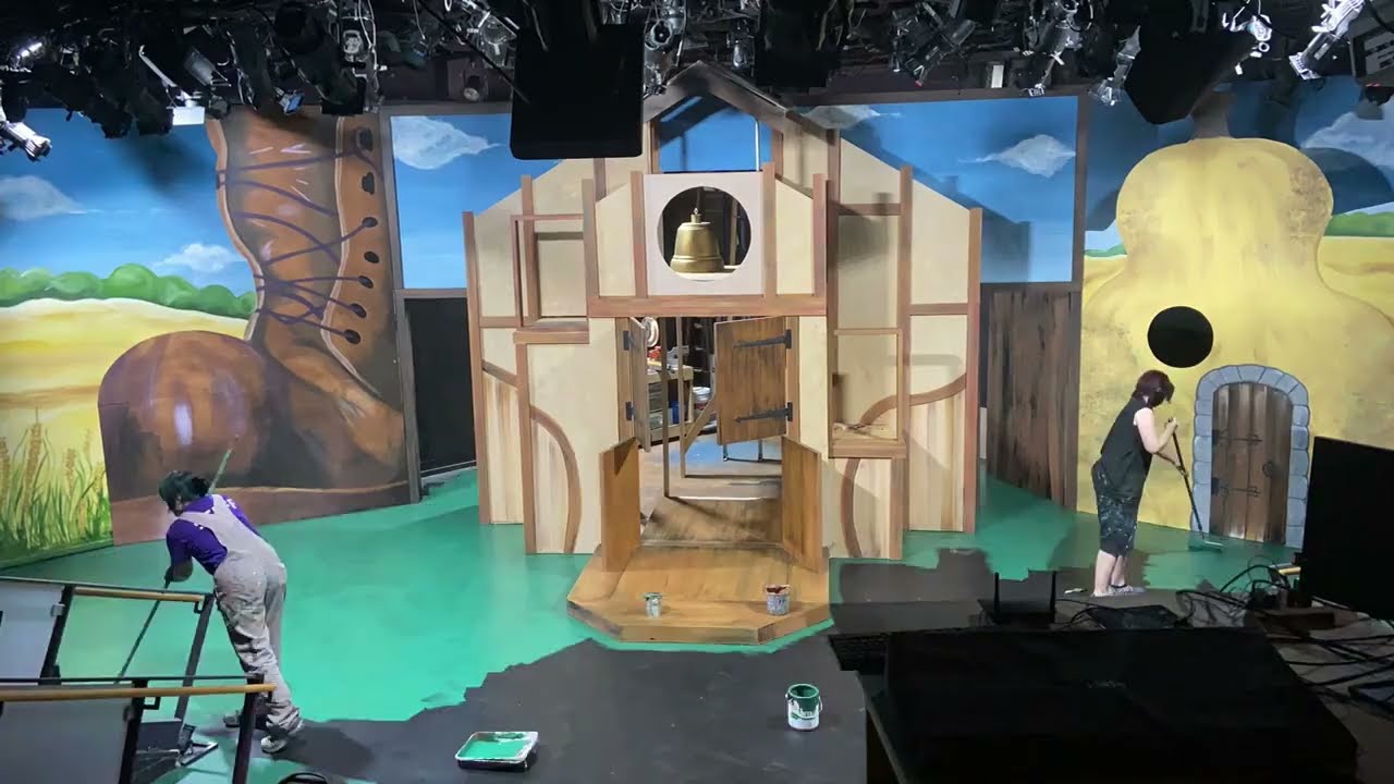 Magical Reveal of the Not Your Mother's Goose Set #mothergoose #nurseryrhymes #theatre #familyfun
