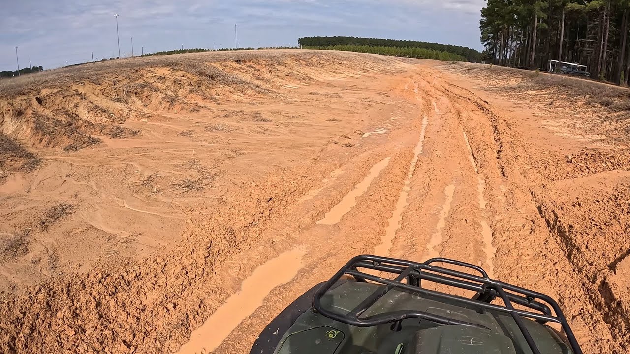 Honda 500 and Honda 300 riding through thick MUD Pt.2 Muddy bottoms (muddy Gras event) 2025 Day 1!