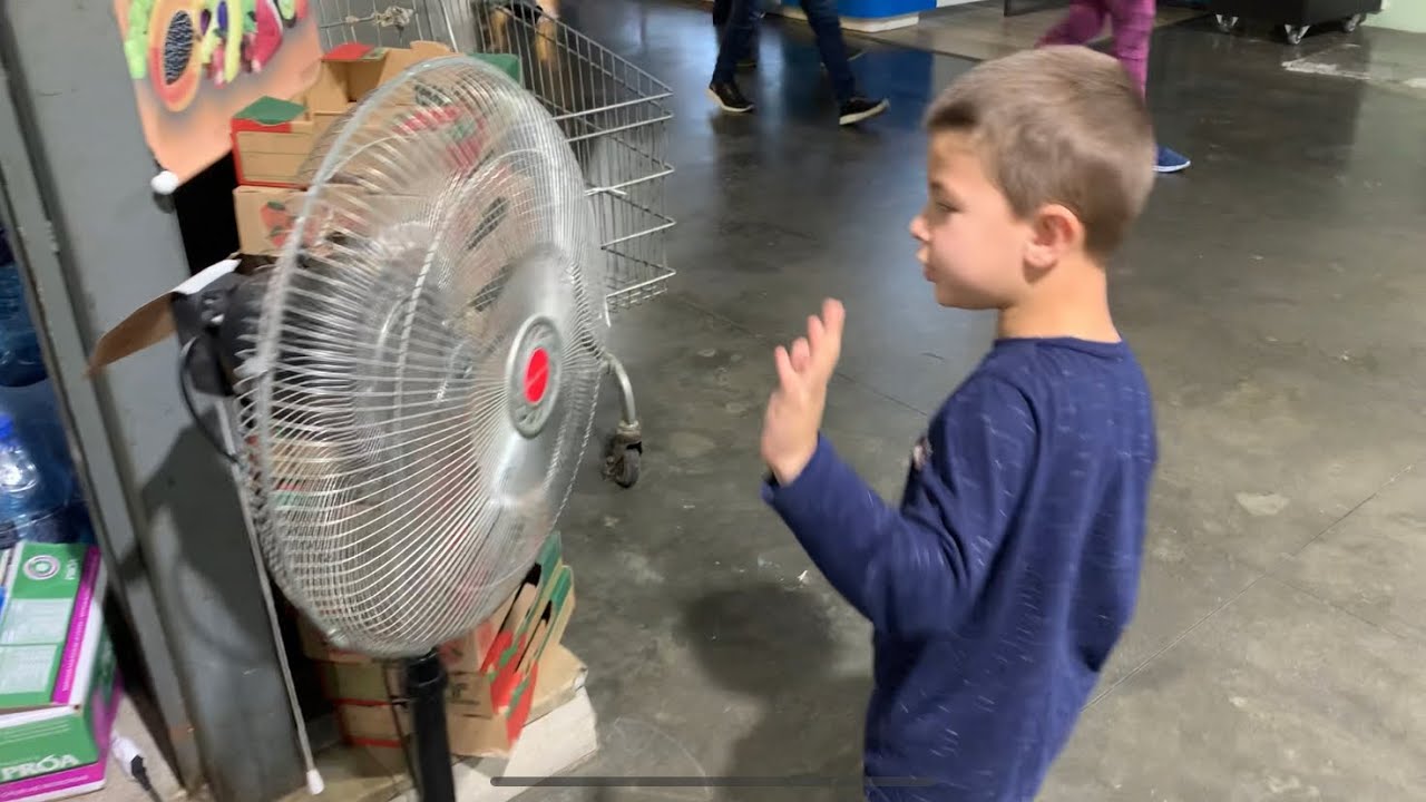 Achamos uns ventiladores desconhecidos no shopping popular de Curitiba