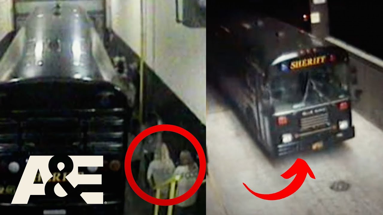 Court Cam: Two Inmates Escape By Grabbing On To The Bottom of a Bus | A&E
