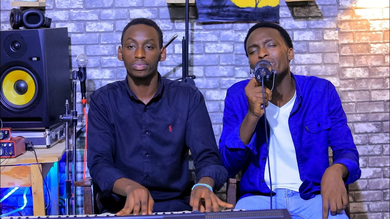 IGITARAMO BY CADEAU P🎹 NGUWENEZA// Mana urimwiza , Ishimwe ryanje siryo.., nzagusukiraho, njyantumbi