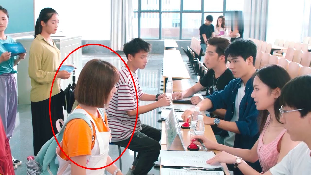 心机女想尽办法吸引男主的注意，而男主眼中却只有少女一个人！|致我们甜甜的小美满 The Love Equations