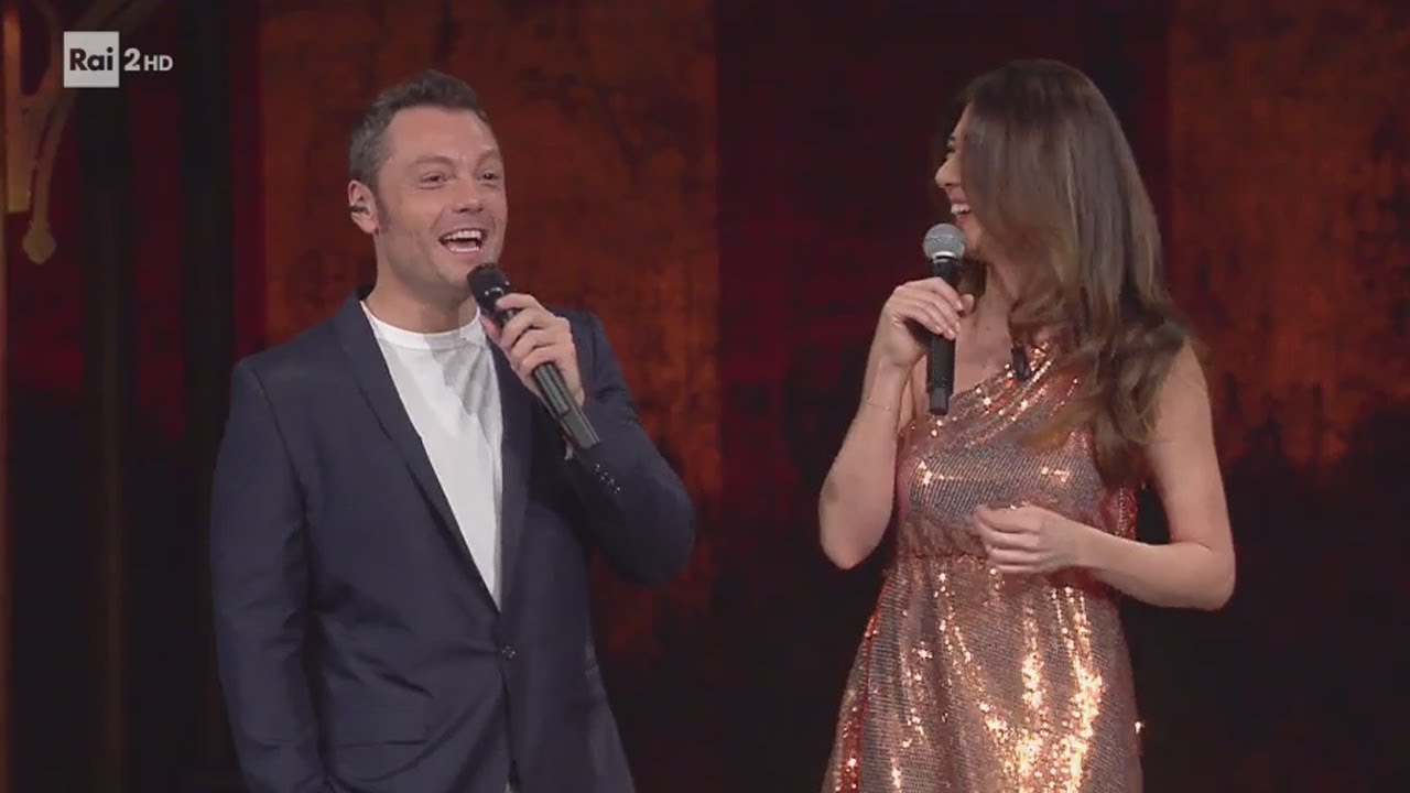Tiziano Ferro ospite di Virginia Raffaele - Facciamo che io ero 31/05/2017