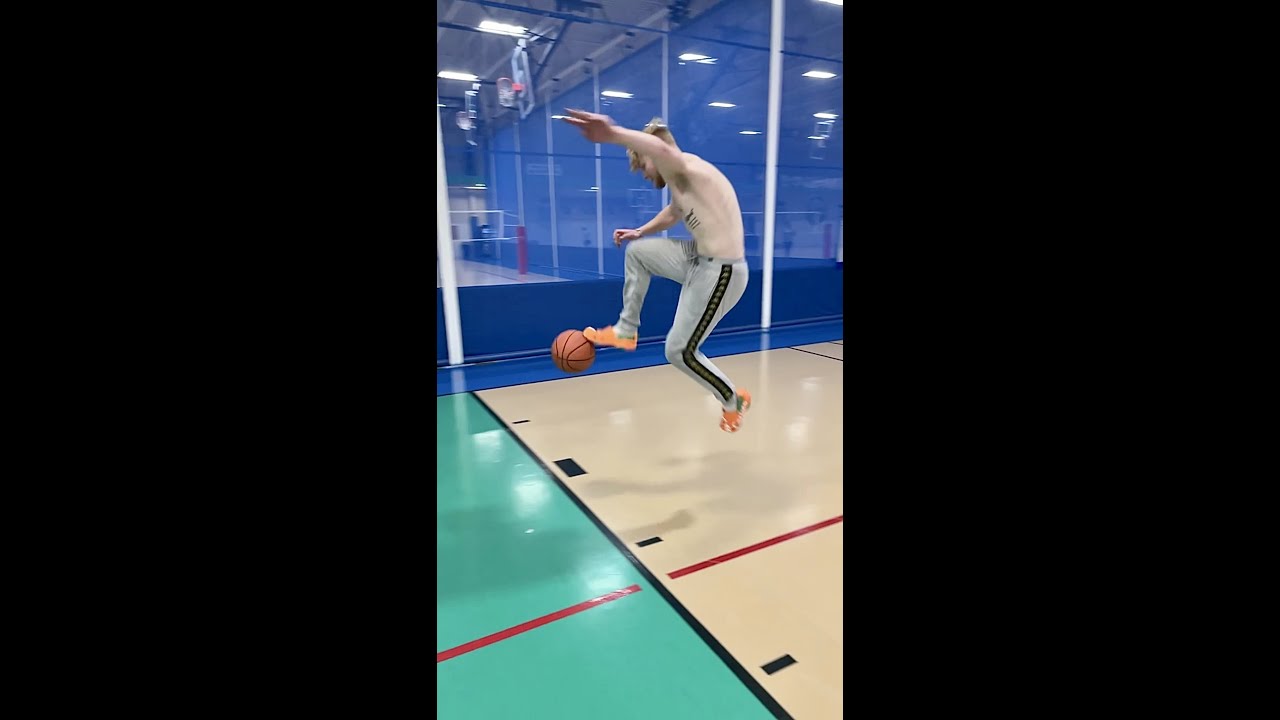 The CRAZIEST Layup Ever Done... 😳😳😳