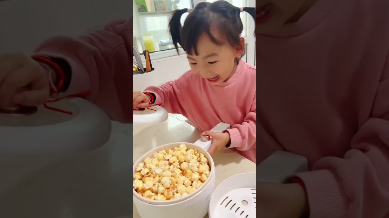 嘟嘟半夜不睡覺，還炸了一鍋爆米花，姐姐一來馬上變臉！ #嘟嘟小可耐#萌娃日常#二胎生活#嘟嘟的卑微生活 #萌娃搞笑視頻 #二胎 #爸爸帶娃