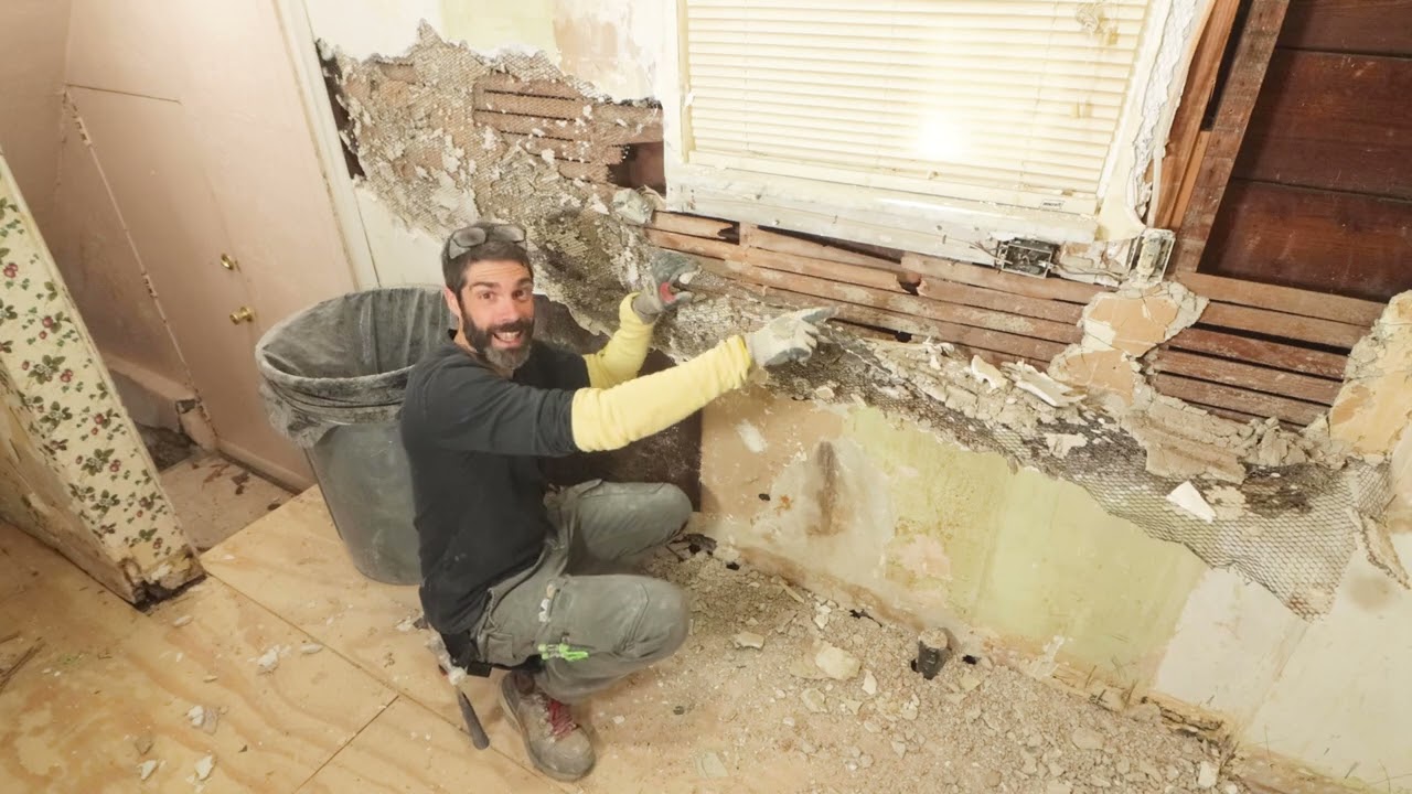How to Remove a Plaster Wall