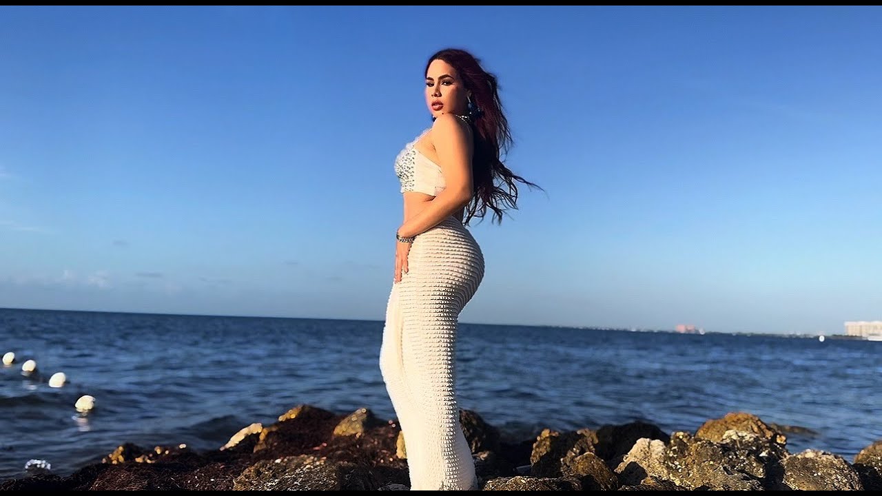 Isla Marcel - Mi Paracaida (Official Visualizer) 