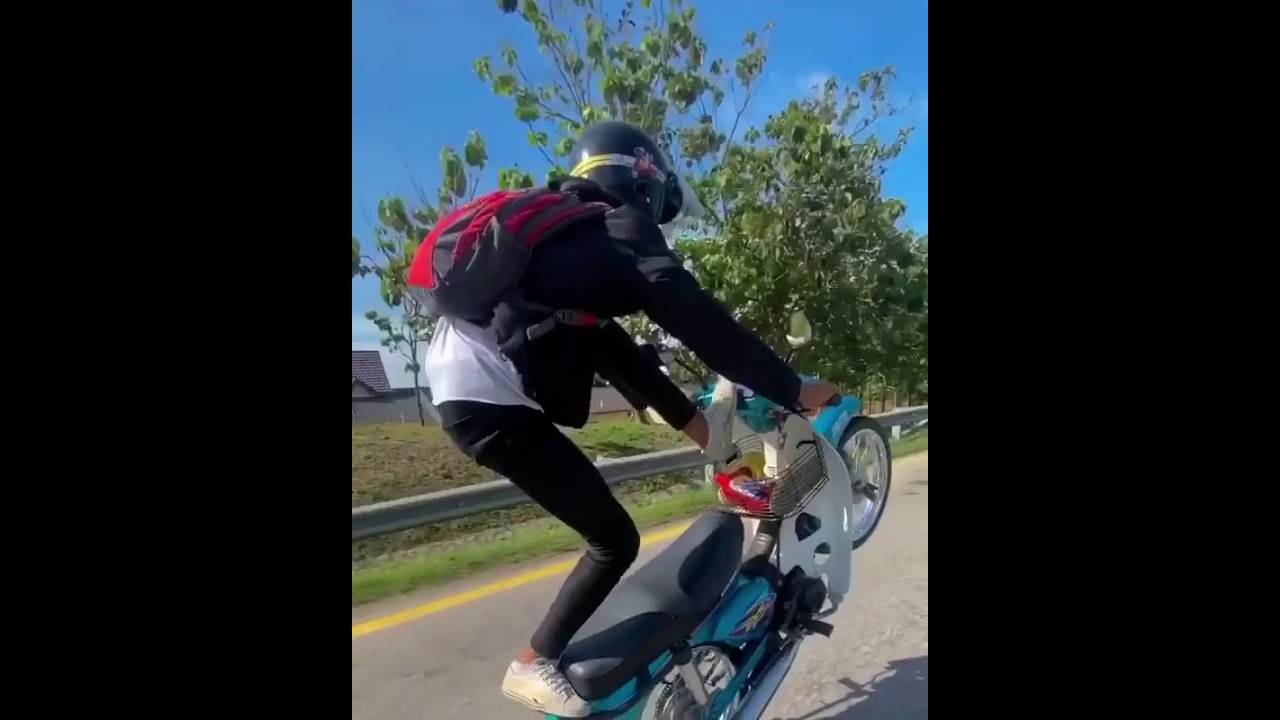 Mat Rempit Pacak Hampir Kecundang TB_Tayar Berjalan (@4qil___)