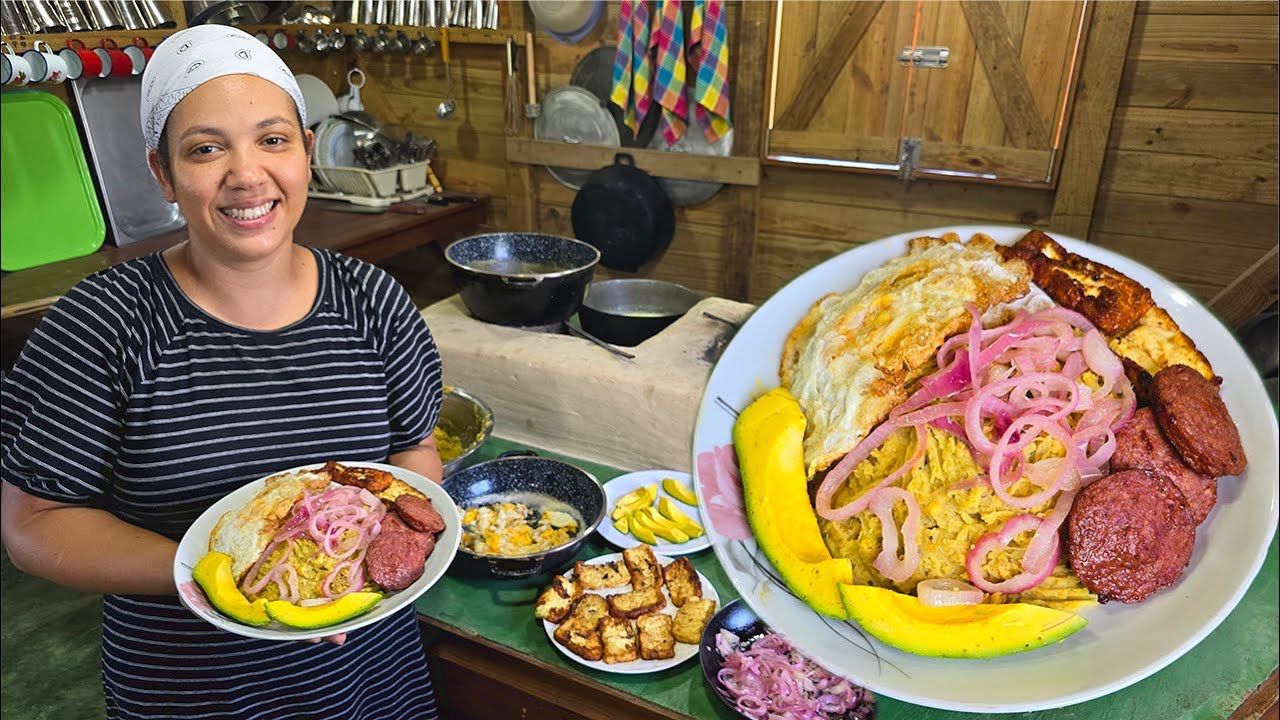MANGÚ TRADICIONAL Dominicano CON ORÉGANO en la nueva cocina. LA VIDA EN EL CAMPO