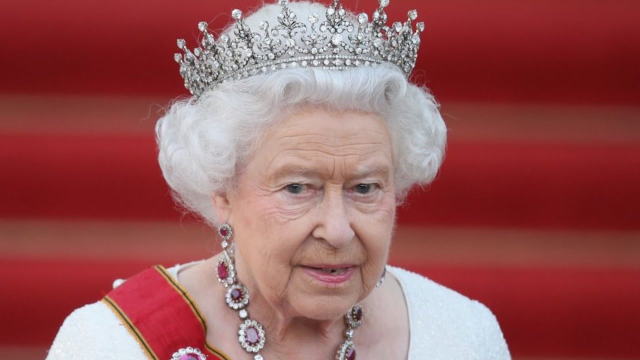 La Reina Isabel Vive Una Vida Incre&iacute;blemente Ostentosa