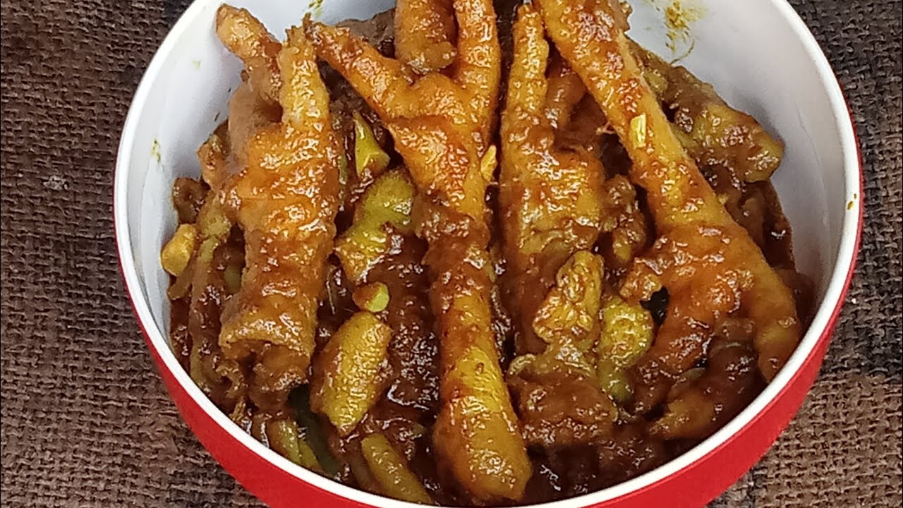 মুরগির পা'' চেটে পুটে খাওয়া,, জিভে জল আনা,,কি যে স্বাদ!! একবার খেলে সত্যিই বারবার খেতে ইচ্ছে করে!! 