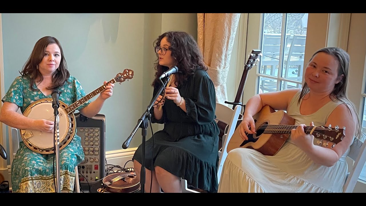 Lydia Sylvia Martin,  with Emily Martin and Elora ￼play at club passim campfire
