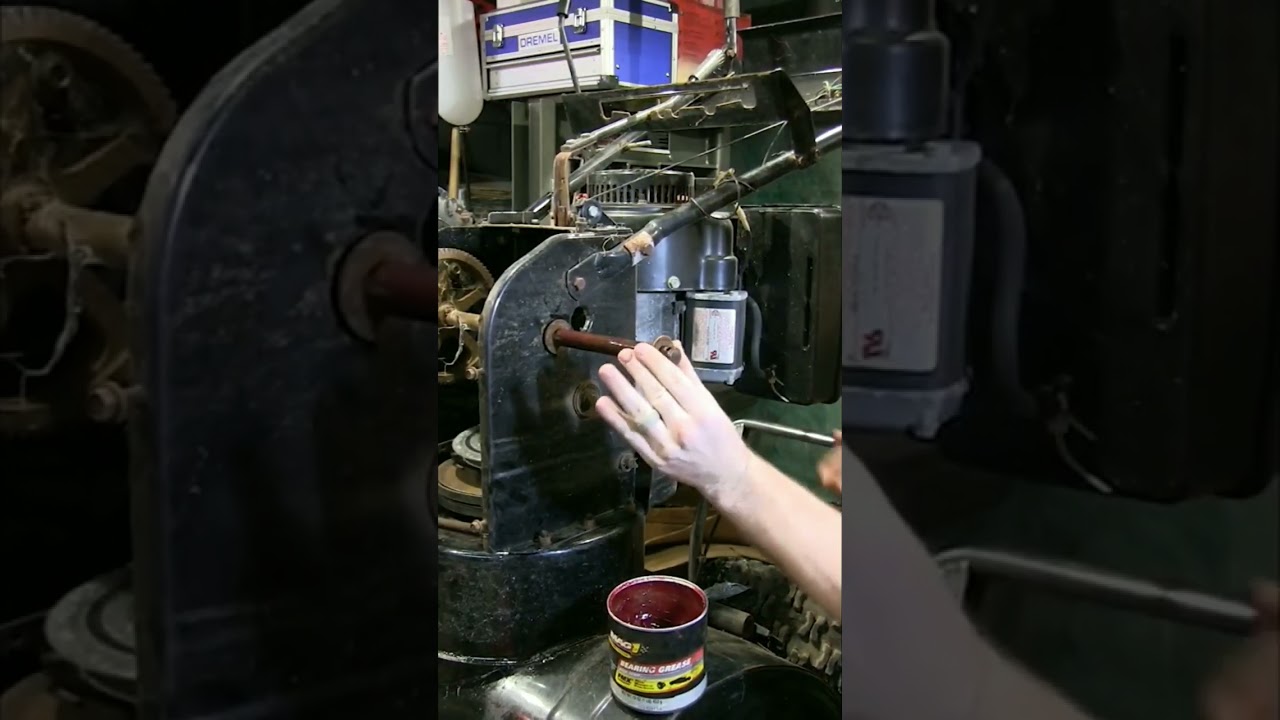 Replacing Snow Blower Axle Bushing #snowblower #mechanic #bushing #diy
