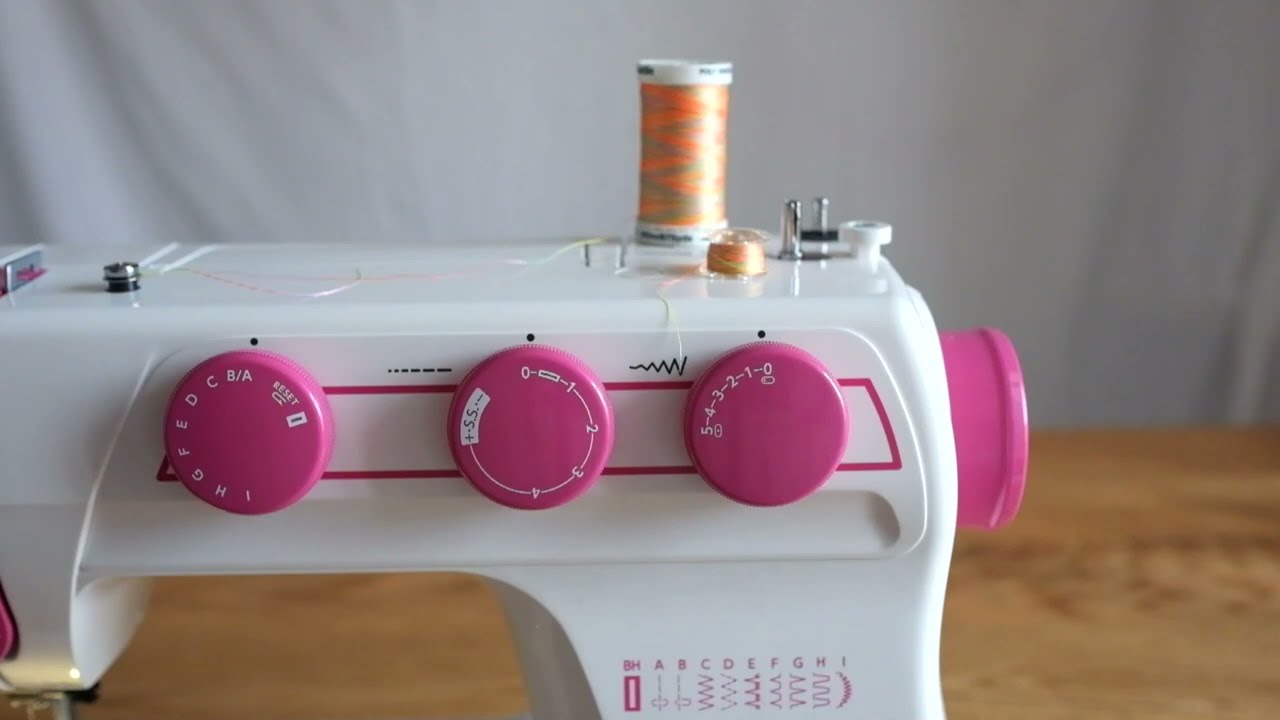 Remplir une canette avec la MAGENTA 43 de Janome France