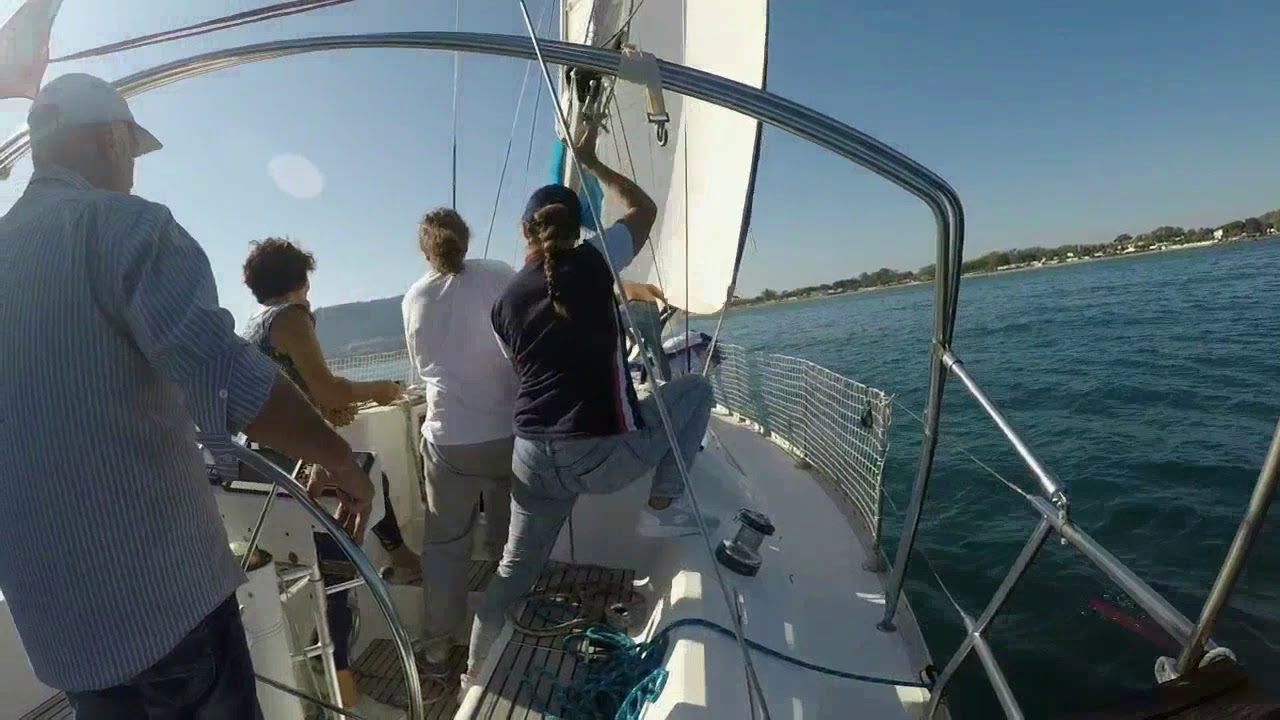 Scuola vela su APACHE - Sun Odyssey 33.1