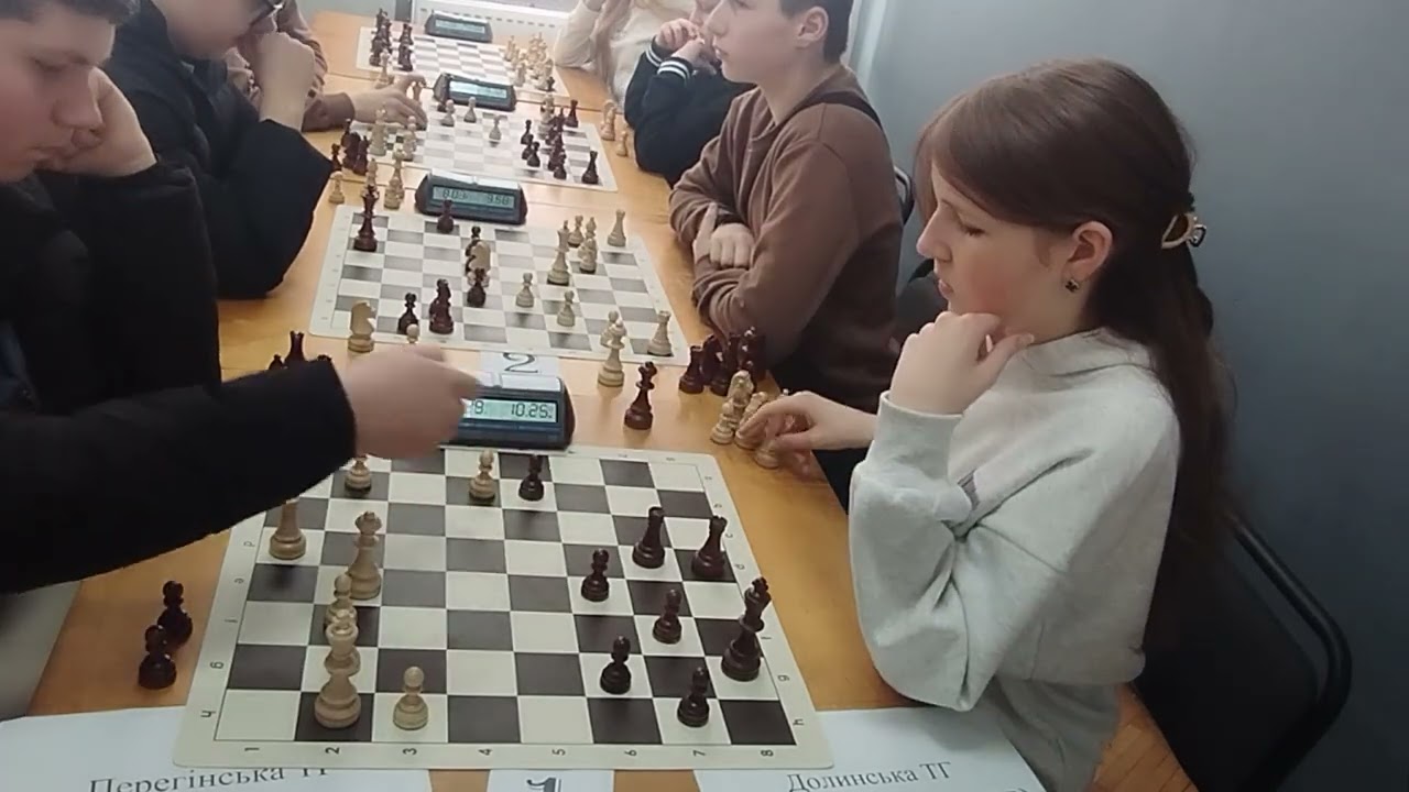 Королева чи дві тури? | Перегінськ - Долина 1:3 | Пліч-о-пліч | 3-й етап |  5-9 класи | Раунд 8