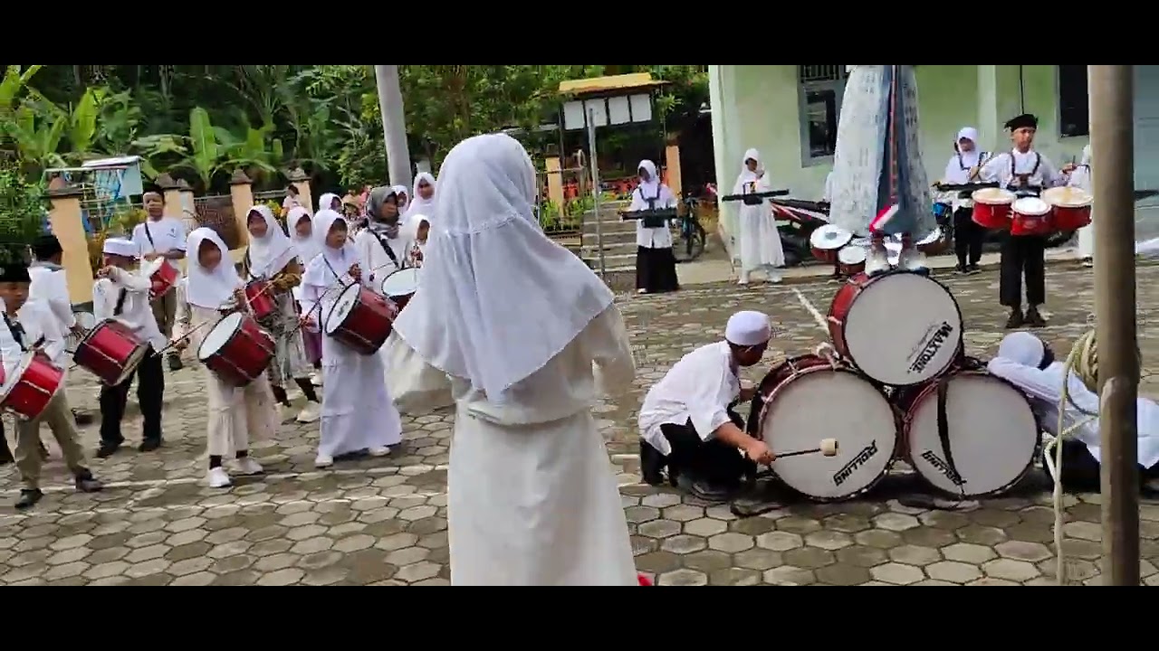Marhaban Ya Ramadhan #DrumBand SD Negeri Wonoroto.....