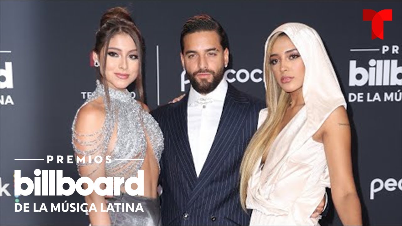 Maluma llega con dos mujeres a la alfombra roja | Premios Billboard 2022 | Telemundo Entretenimiento