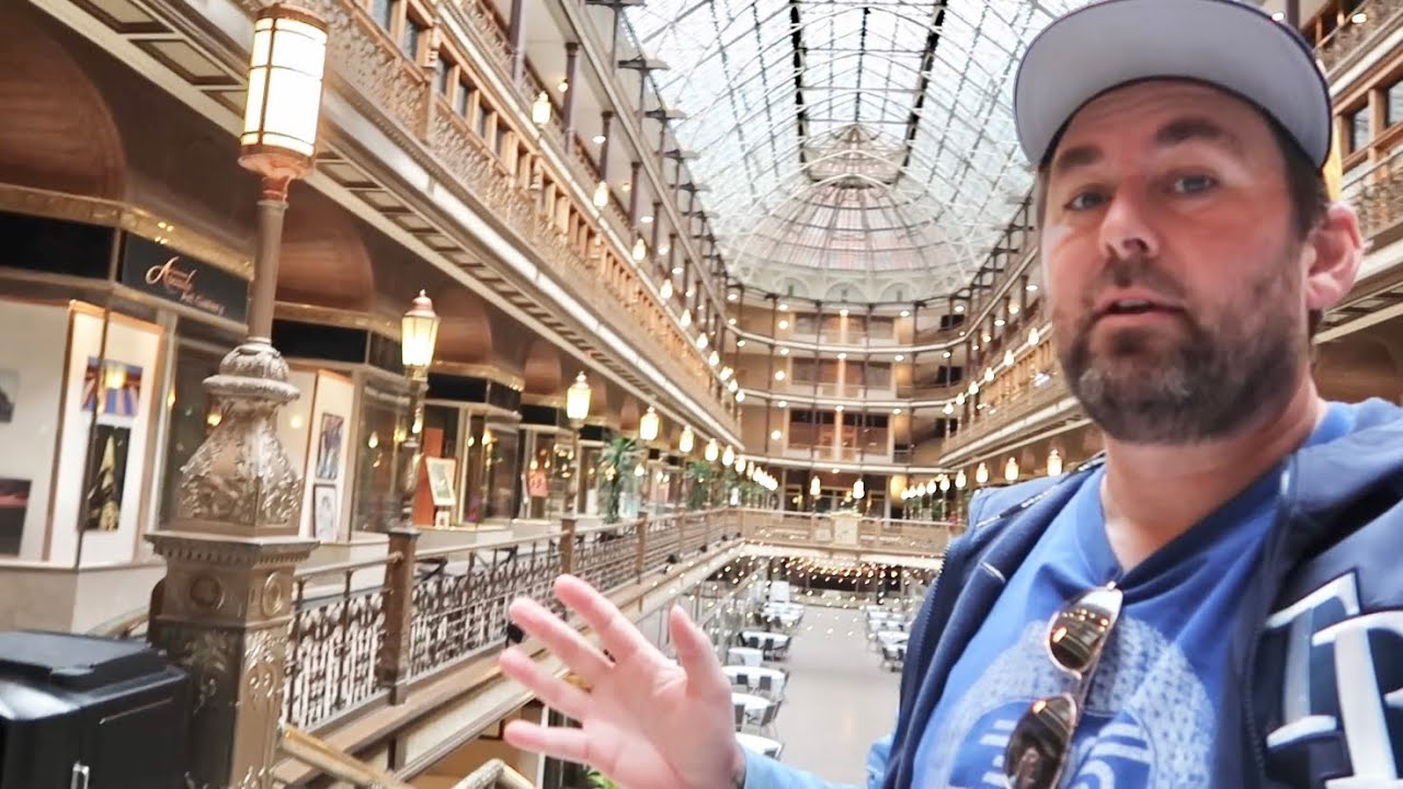 Exploring Downtown Cleveland Empty Galleria Mall & The Arcade - Superman Birthplace & Baseball Ends
