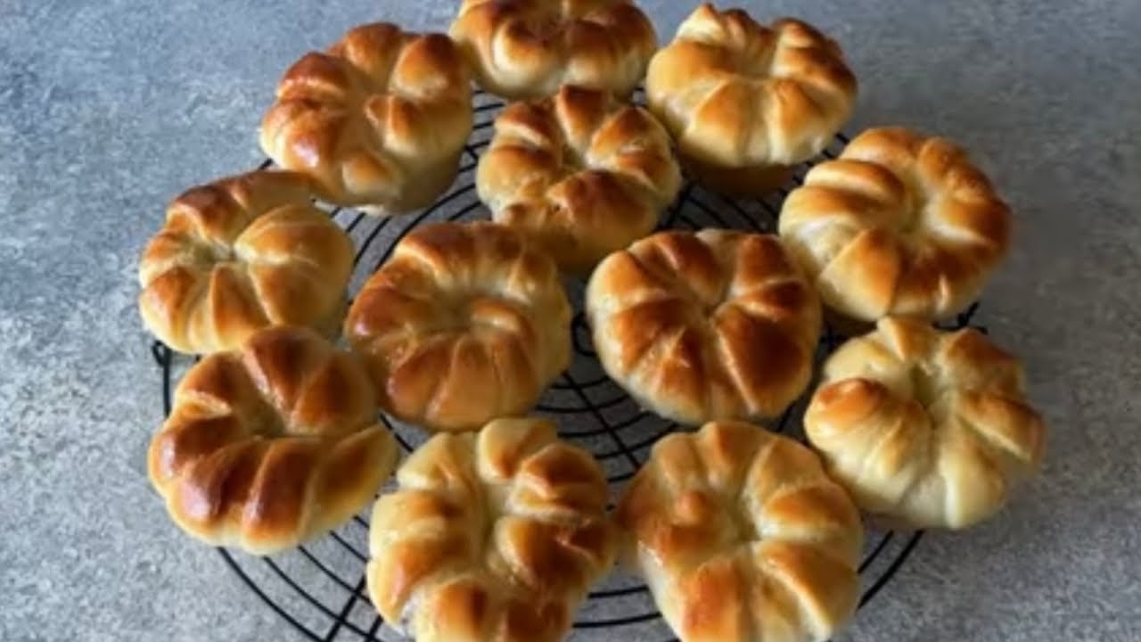 [No Mixer] Soft And Fluffy Butter Buns with simple ingredients, So Easy Butter Buns recipe.