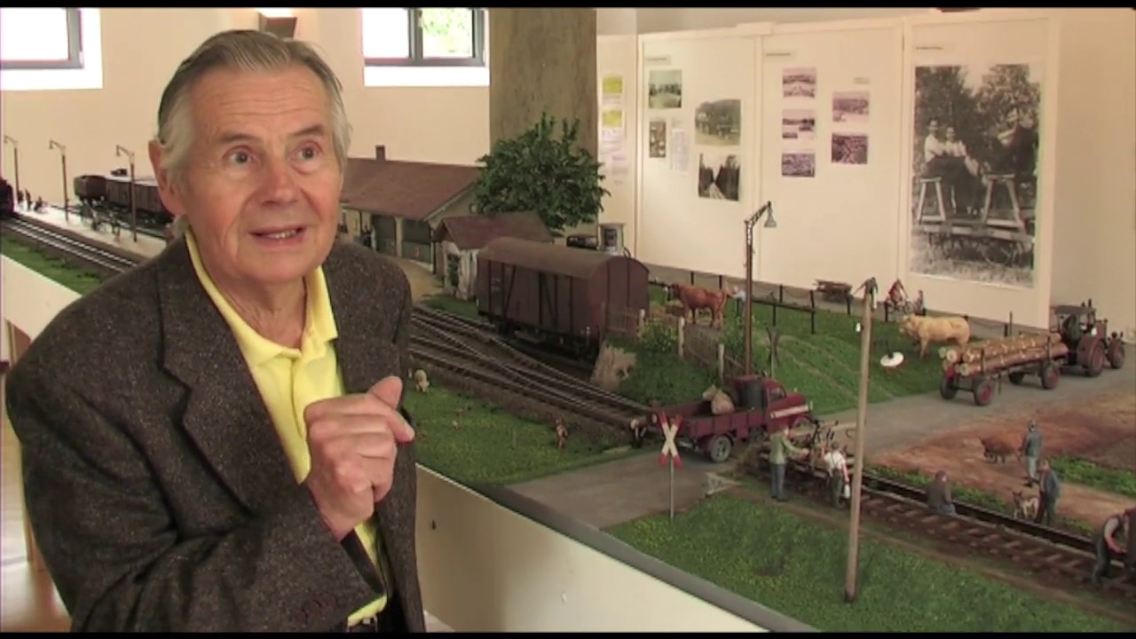 Das Modell des alten Ismaninger Bahnhofs mit der Torfbahn