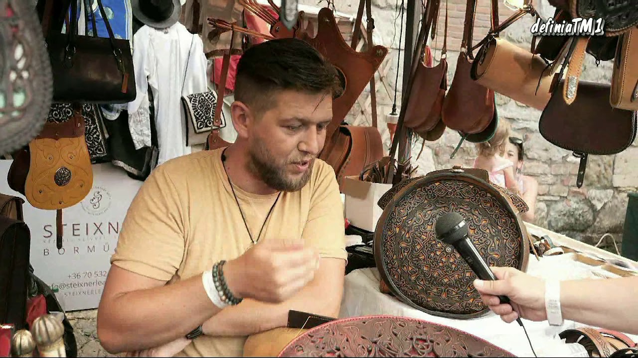 Steixner István bőrműves a 32. Mesterségek Ünnepén