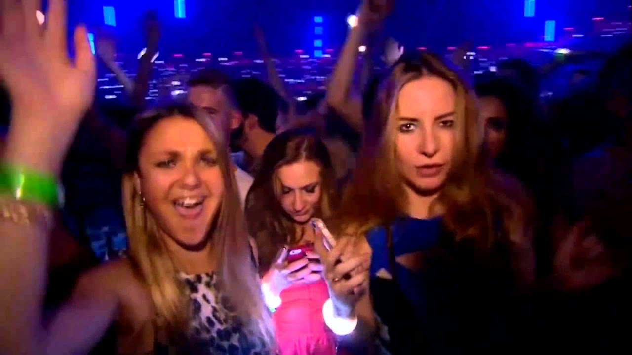Martin Garrix & Ti&euml;sto - The Only Way Is Up (Night Of Blackout Remix)