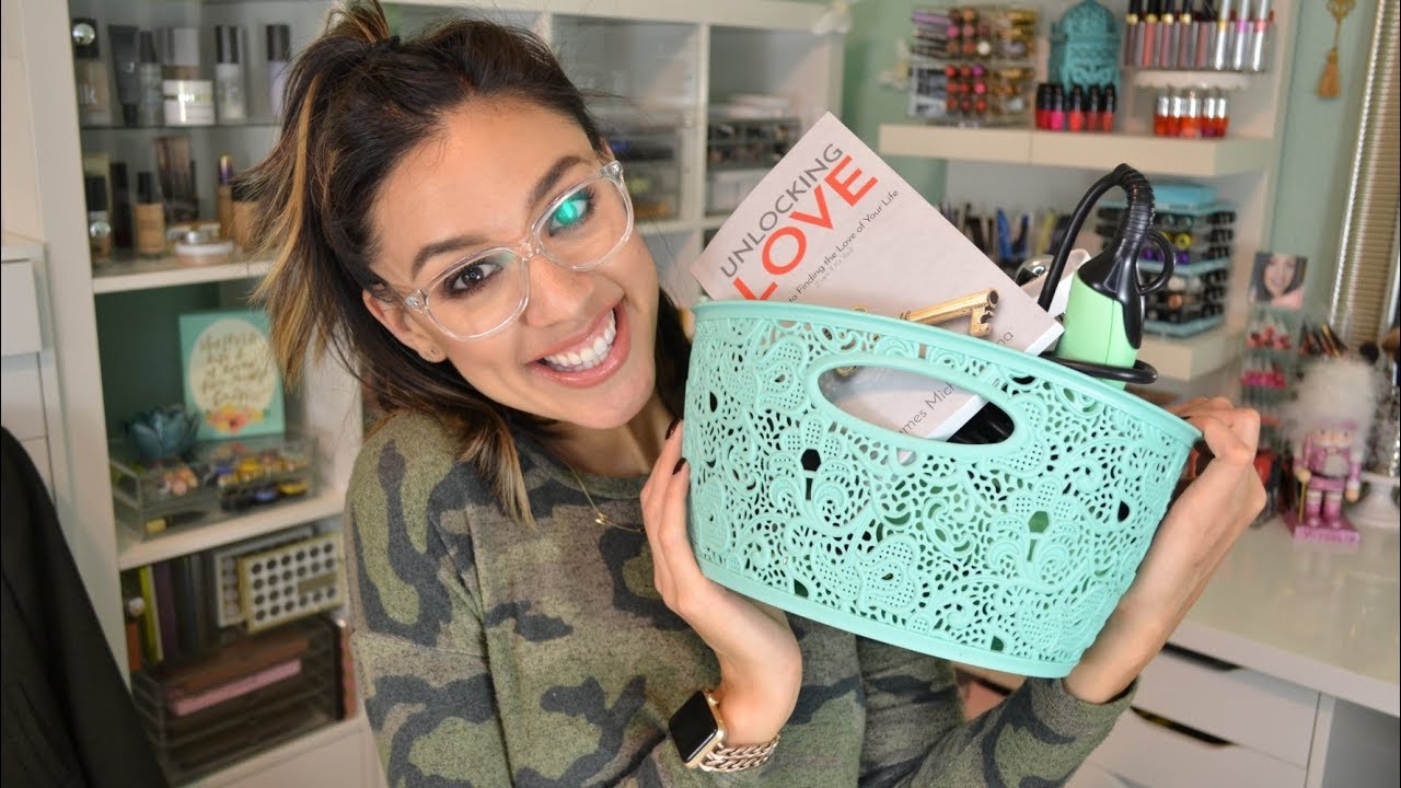 Monthly Favorites | October 2017 // Beauty, fashion, + gadgets!