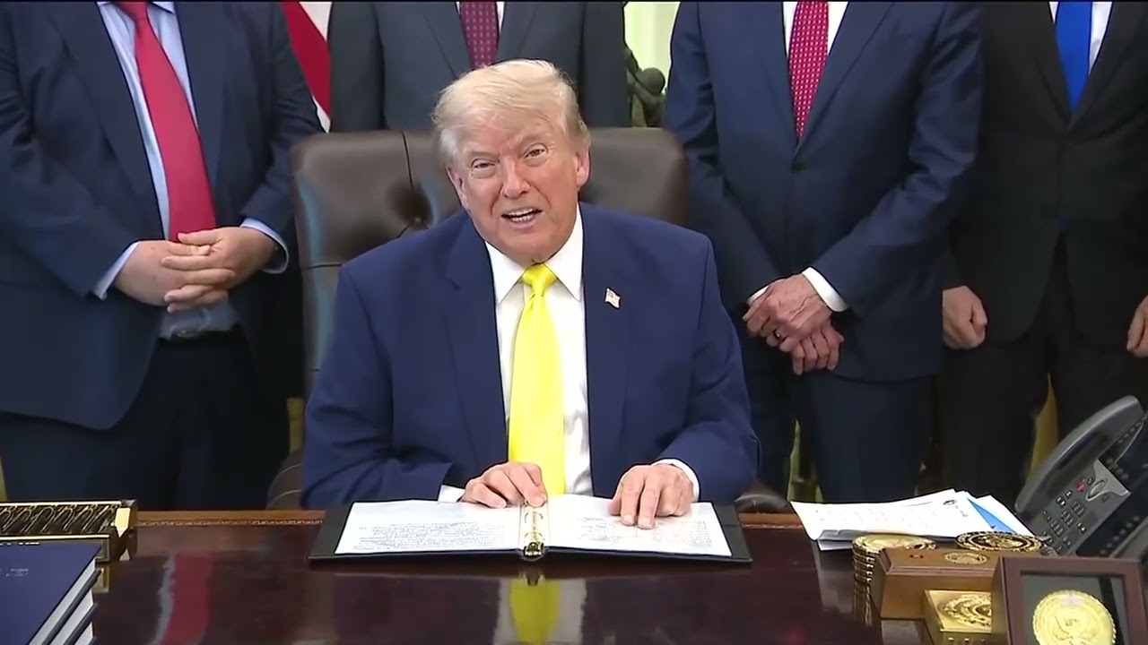 Трамп объявляет о плане стоимостью 700 миллионов долларов для развития угольной промышленности | ...