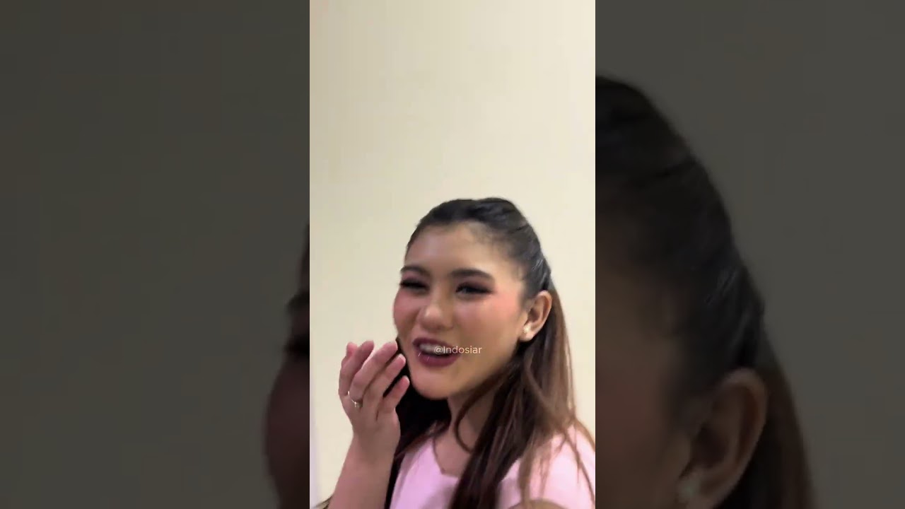 Sridevi cuma lewat, Tapi pesonanya? Nggak bisa lewat begitu aja! maniss bangett #shorts