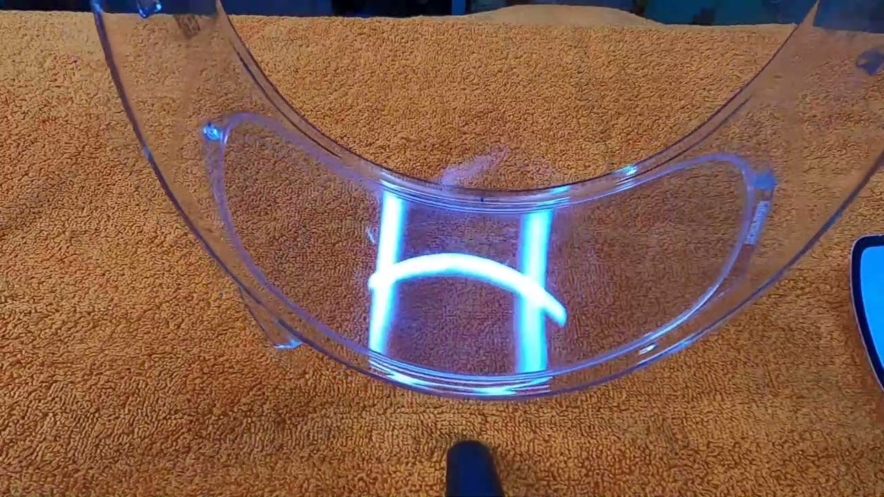 electrically heated motorcycle helmet visor