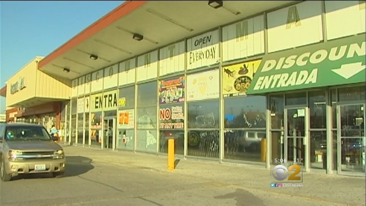 Jewelry Store Robbed By Gun and Hammer-Wielding Men