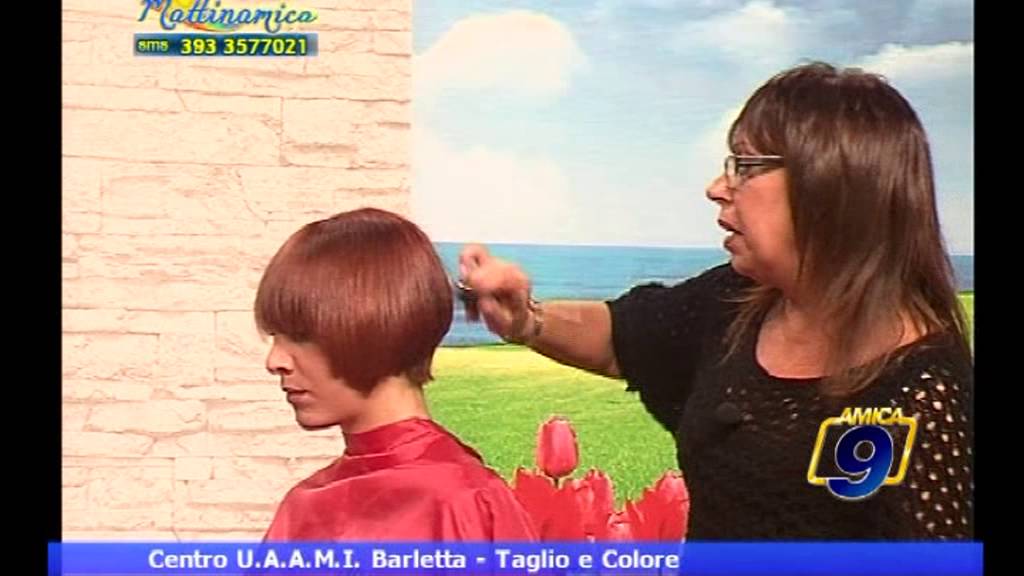 Filomena Farano esegue un taglio |  Accademia U.A.A. M. I. - BARLETTA