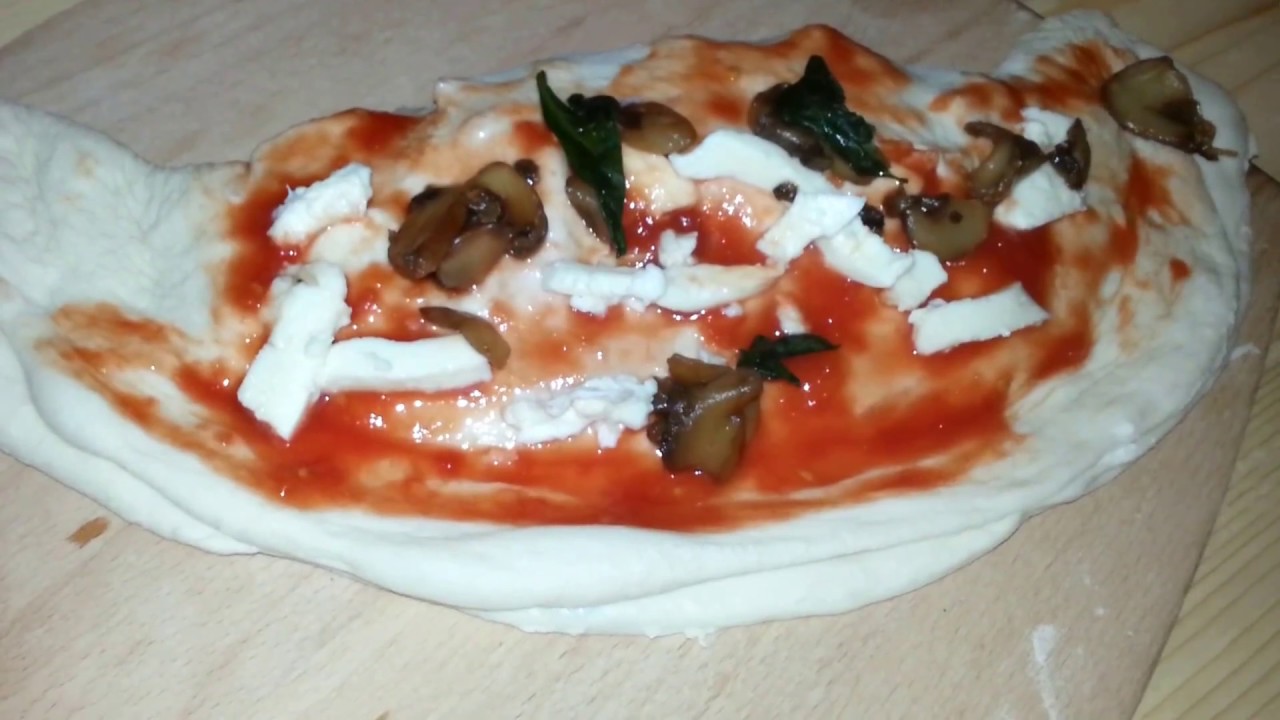 Pizza Napoletana (Calzone al forno)
