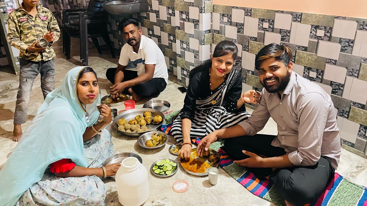 Aj bnaye special lduu bati😋or Holi Mstii with || pooja_suresh07#aarti_aakash07 #dailyvlog