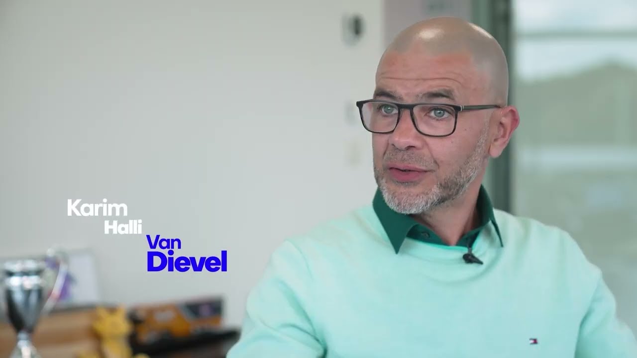 Wie is Van Dievel?