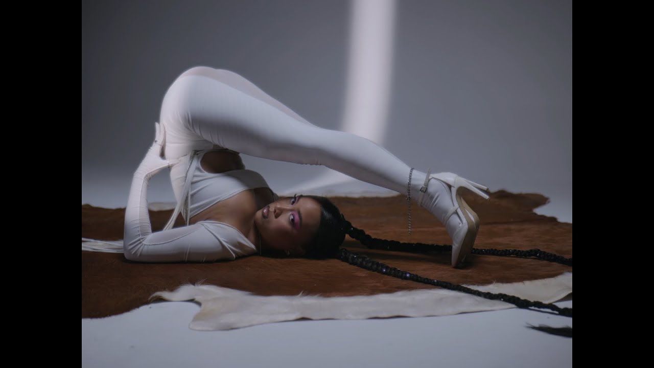Lara Andallo - Head To Toe (Official Music Video)