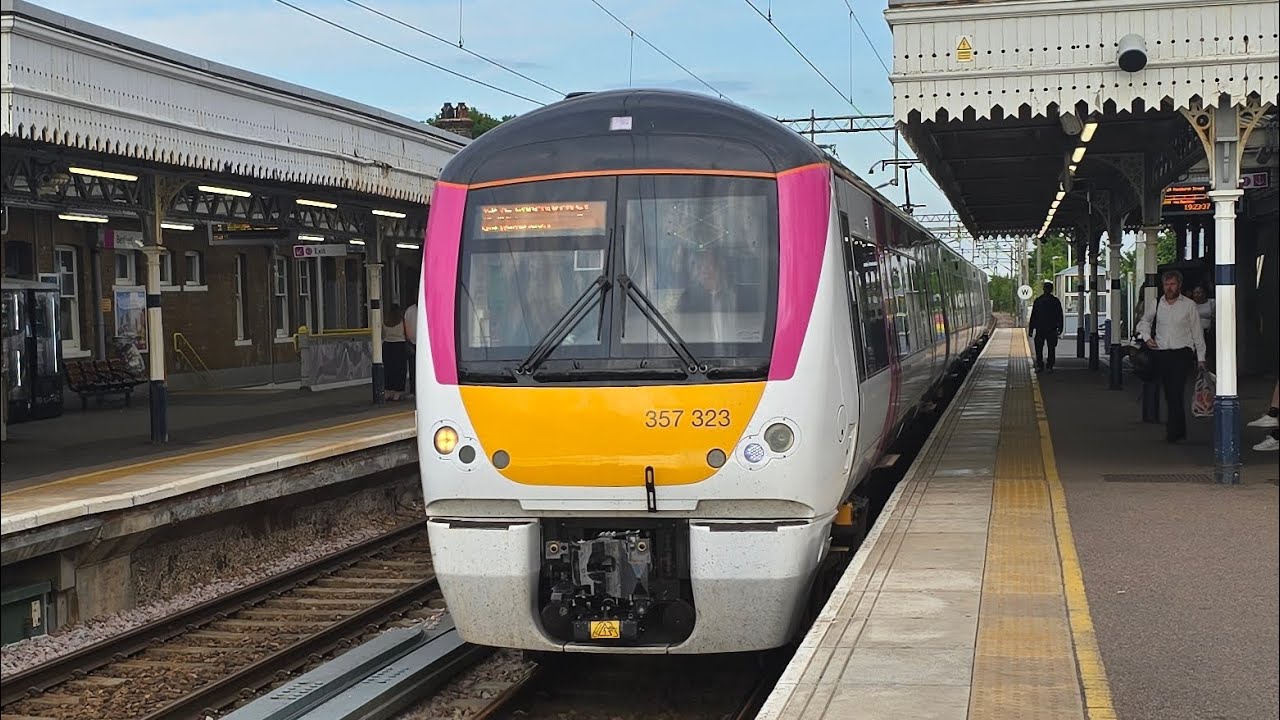 New Livery: Journey On The C2C Class 357 323 From Benfleet To Pitsea