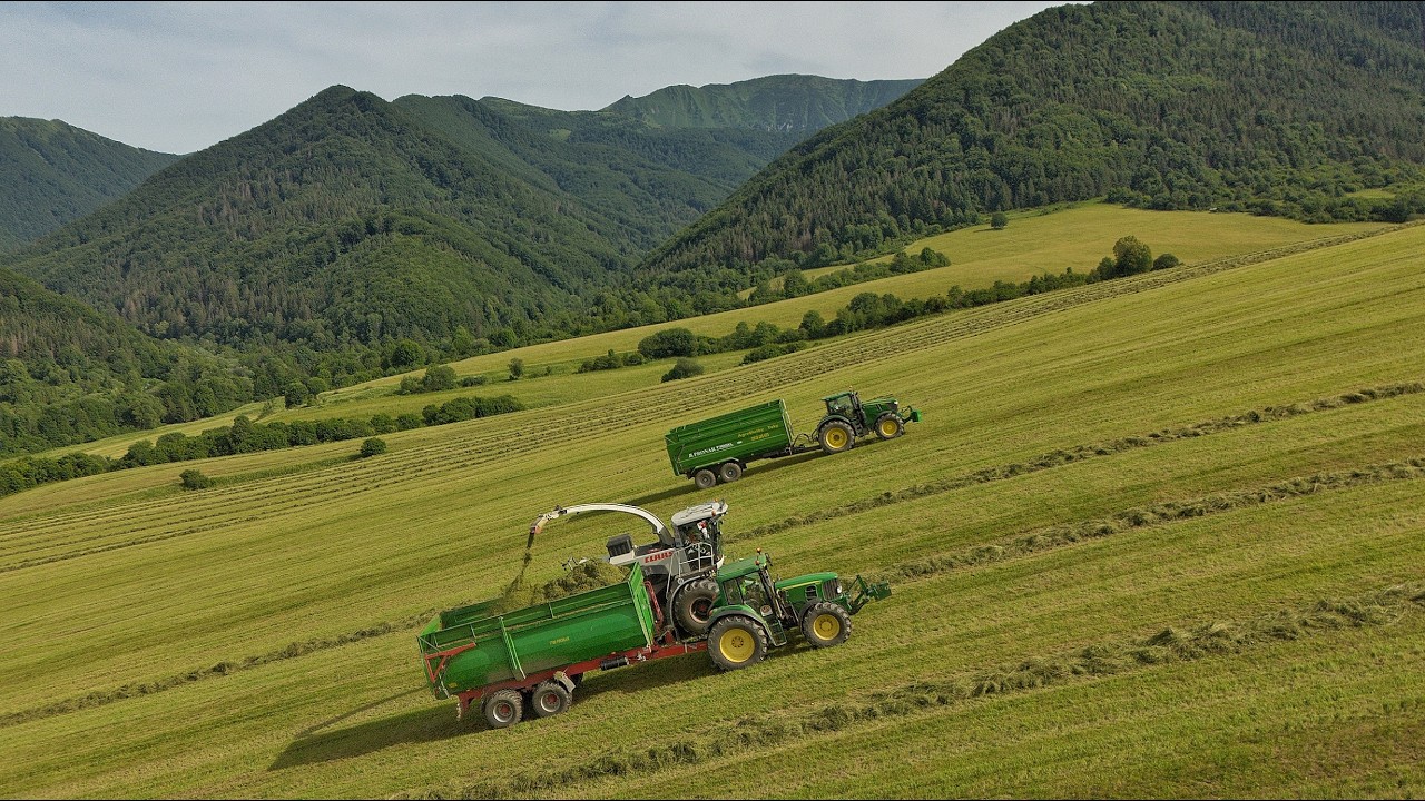 Укос травы на склоне для овец косилкой Claas Jaguar 980 и тракторами John Deere и Case IH
