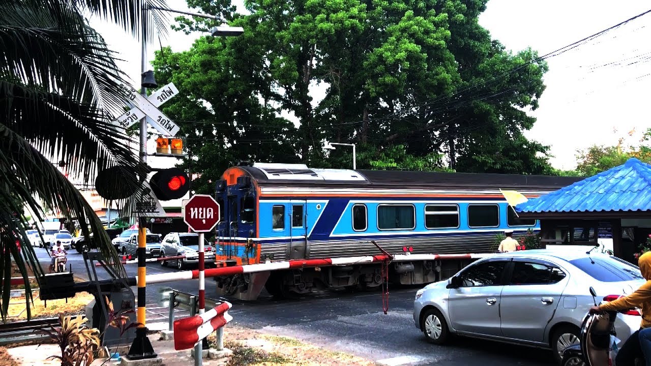 【น้องกัปตัน】พาดูเครื่องกั้นรถไฟศรีสะเกษ EP.2 [Level Crossing in Country Thailand]