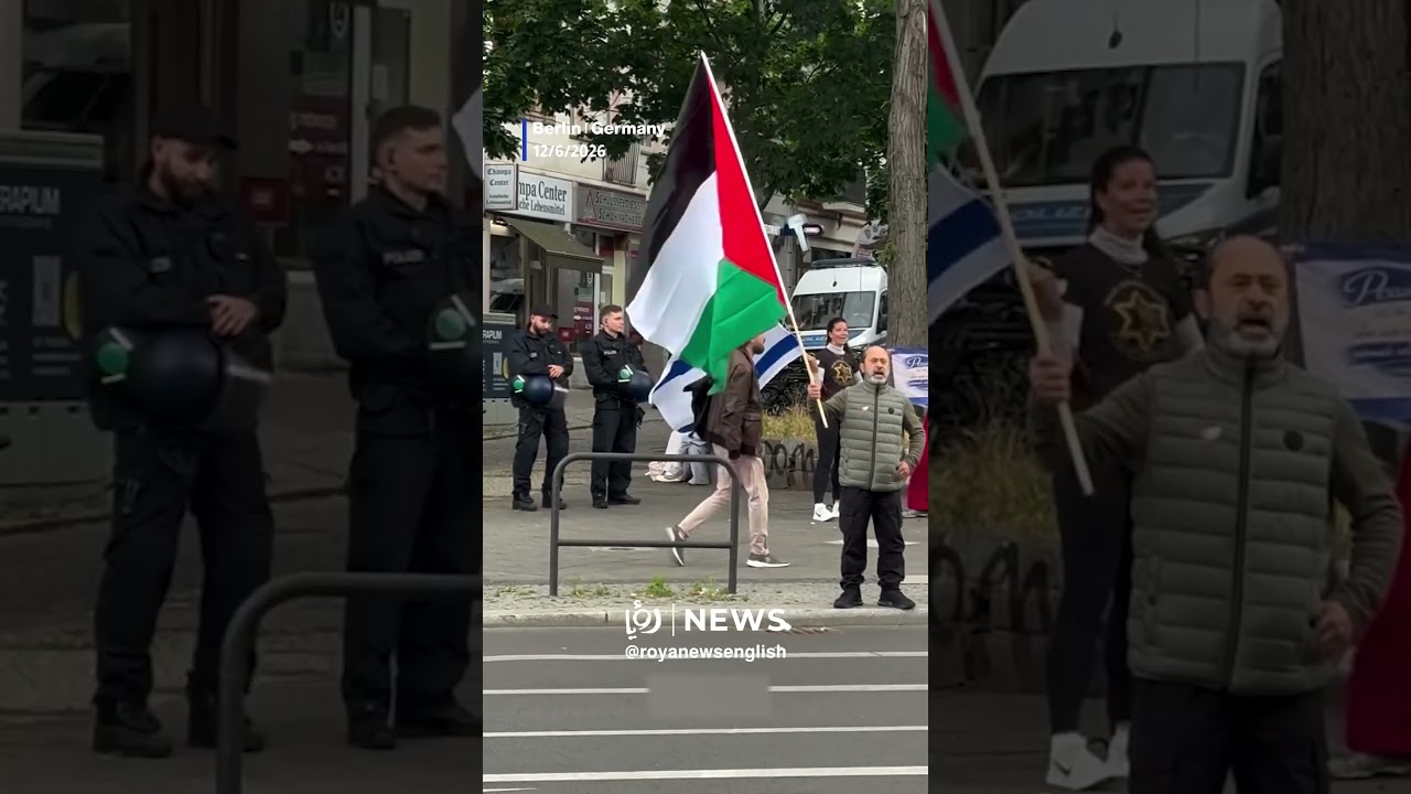 Palestinian flag stands firm amid pro-'Israeli' rally in Berlin