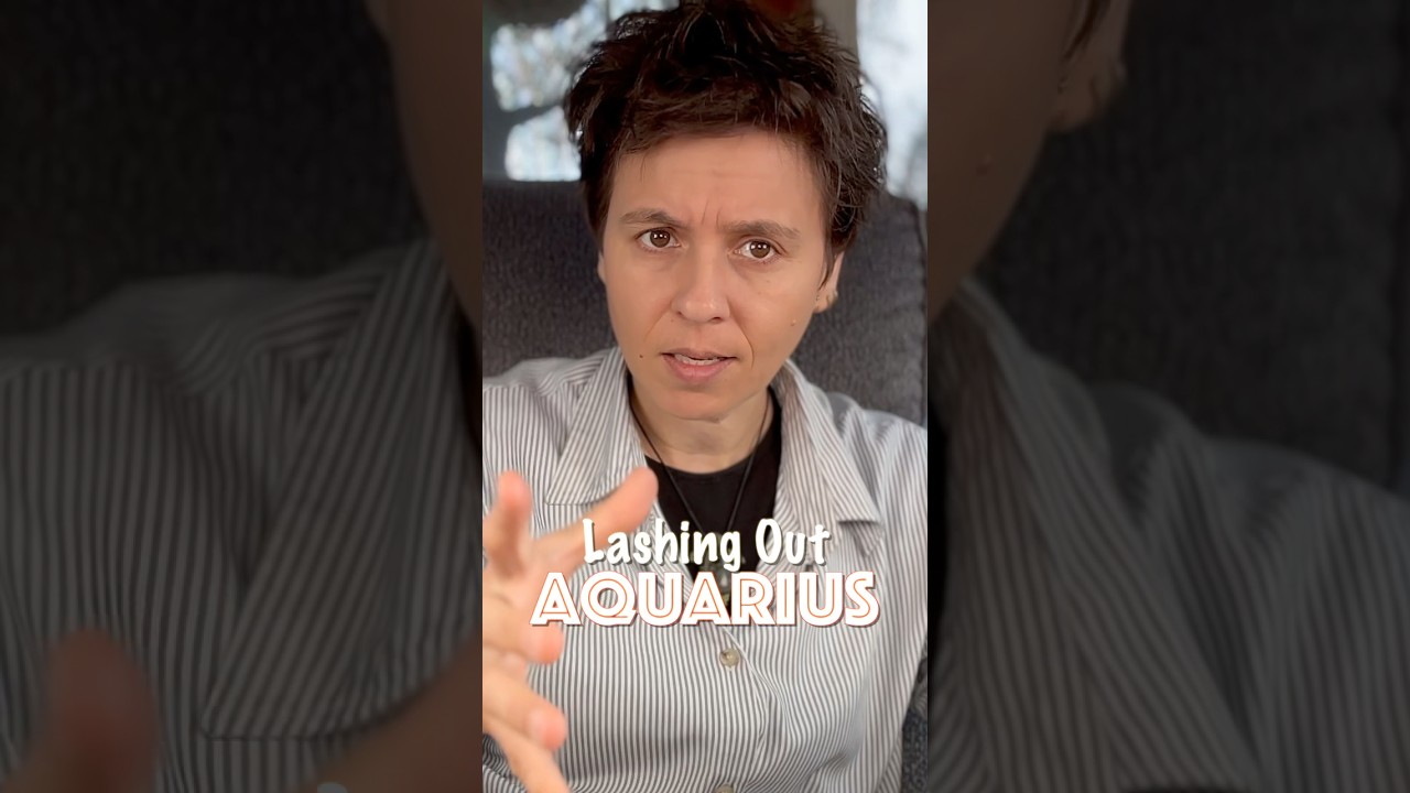 AQUARIUS Short ♒︎ - [Weekly Predictions, DECEMBER 1ST - 7TH] #shorts #tarot #aquarius