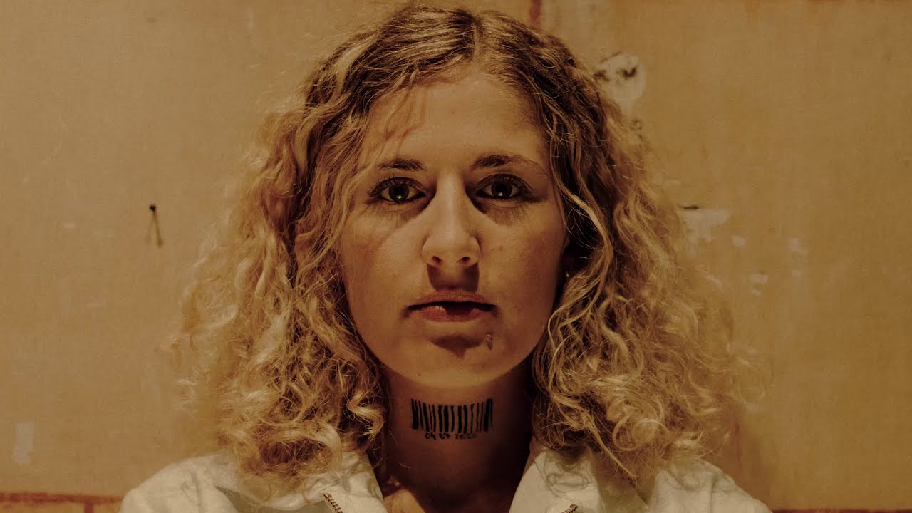 Mary Bach - La R&egrave;gle du Jeu (Clip)