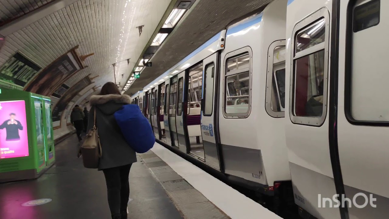 METRO LIGNE 7 & 5 / PARIS/24/12/2020