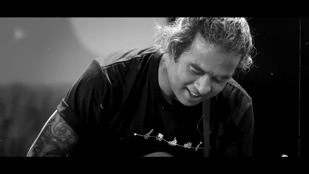လင်းလင်း - ခွေးဇတ်ခင်းတဲ့ သီချင်း (Lynn Lynn Authentic Live Concert Ver.)