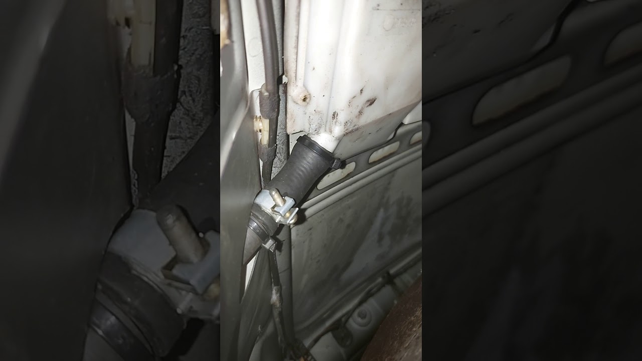 Resolvendo  problema de infiltração de água no banco traseiro do Audi A3 com teto solar.