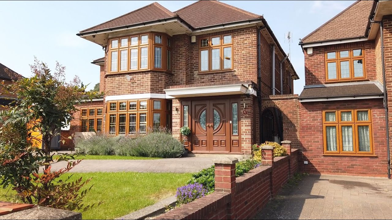 London's £1,000,000+ Houses of Sudbury Court Drive 🇬🇧