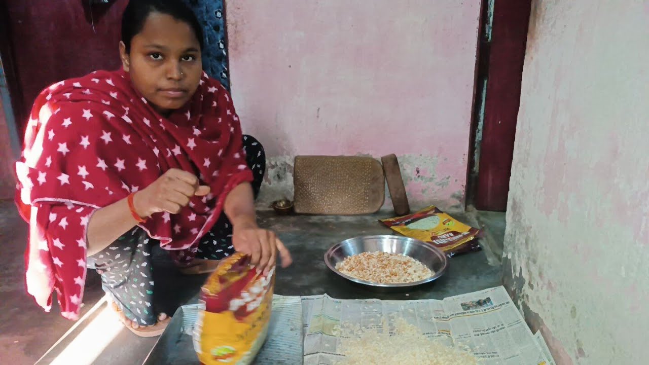 मकर संक्रांति के लिए ढेर सारे मुरमुरा के  लड्डू बन गए  और हम लोगों ने बैडमिंटन भी खेला